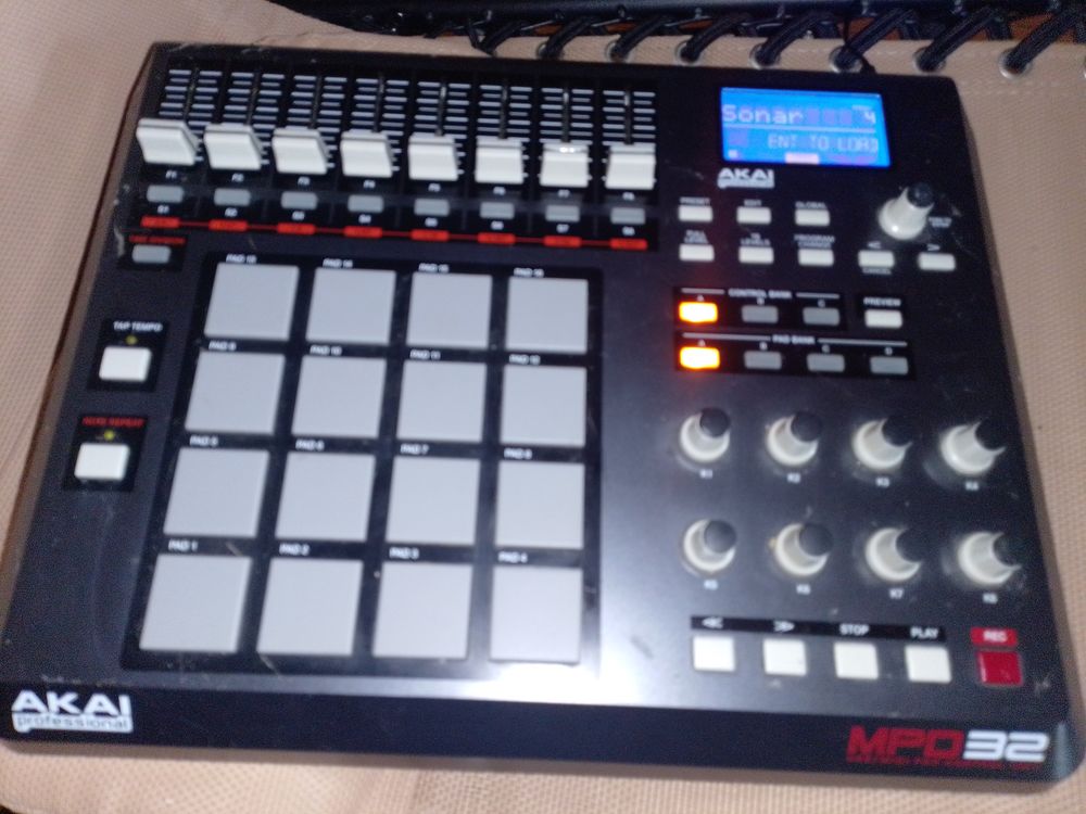 AKAI professionnel MPD 32 50 Seingbouse (57)