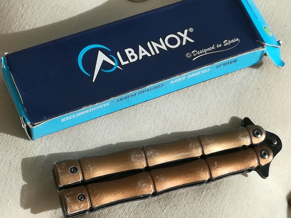 Albainox manche imitation bambou 15 Faverges (74)