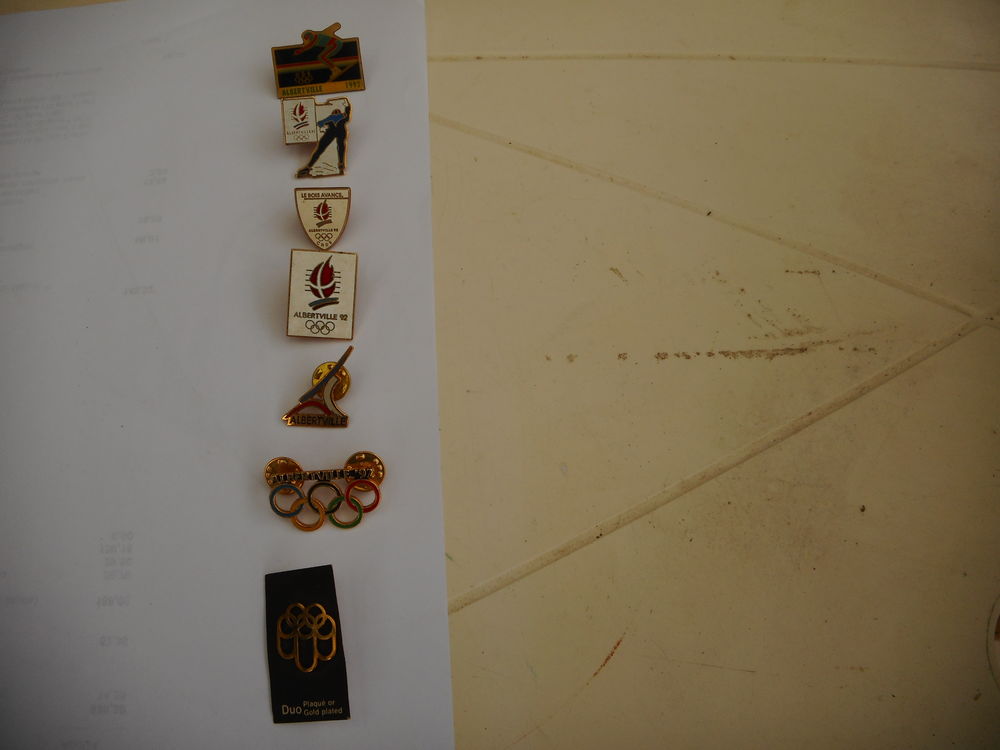 LOT 7 PIN'S J.O. ALBERTVILLE 92 10 Mazan (84)