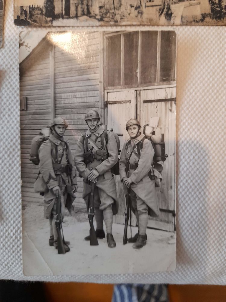 album de cartes postales de la guerre 14/18 , 900 L�az (01)