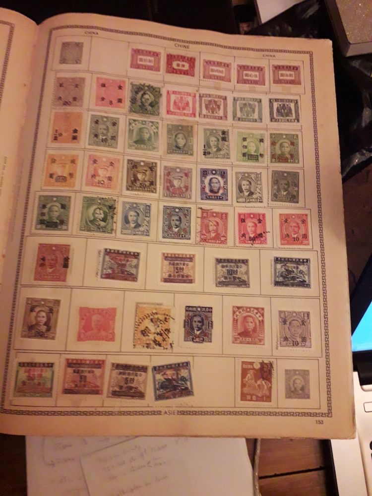 Album collection de timbres 130 Saint-Rapha�l (83)