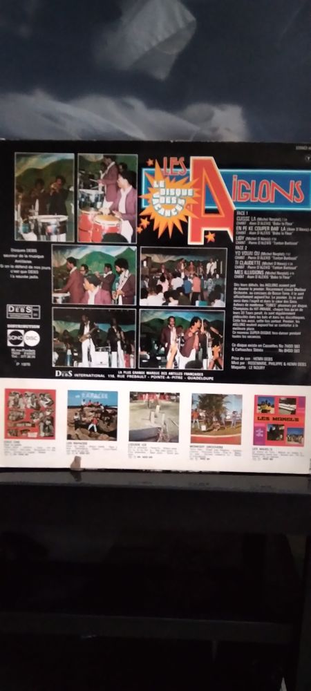 UN ALBUM DE MUSIQUE TROPICALE  VINTAGE. 5 Brie-Comte-Robert (77)