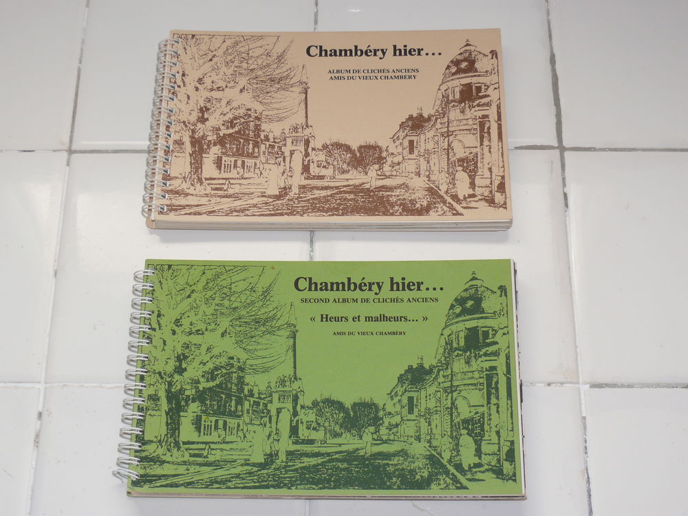 2 albums  Chamb�ry hier...  11 Saintes (17)