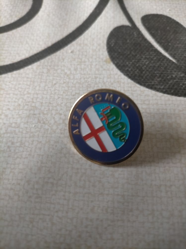pin's alfa Romeo 5 Miribel (01)