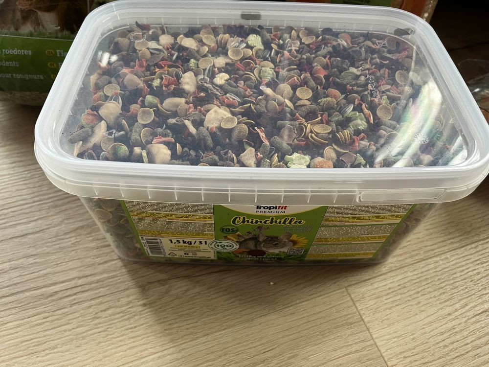 aliments vari�s pour chinchillas 60 Dollon (72)