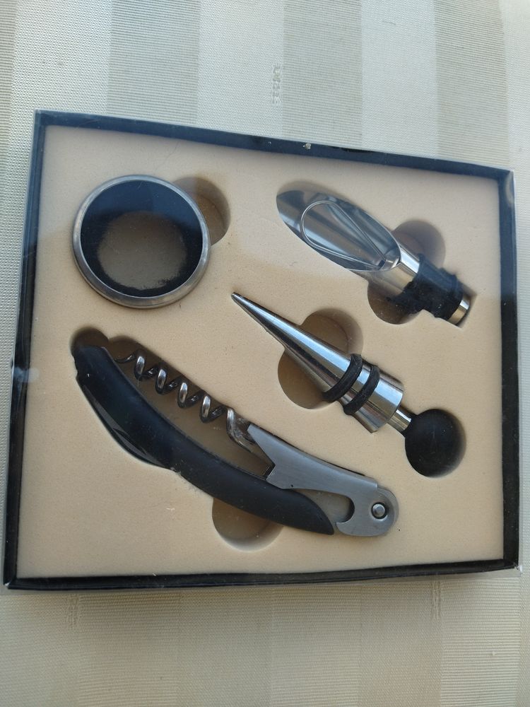 AMATEUR VINS SET DEGUSTATION VINS 19 Nice (06)