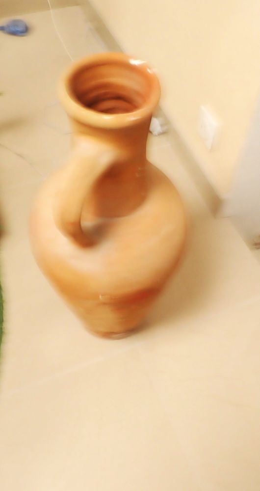 amphore   en terre cuite 75 Courth�zon (84)