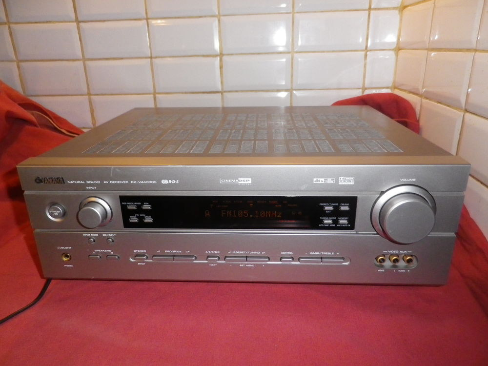 AMPLI AUDIO VIDEO / HOME CINEMA 6.1 / YAMAHA V440 RDS / 6 X 90 Fontenay-le-Fleury (78)