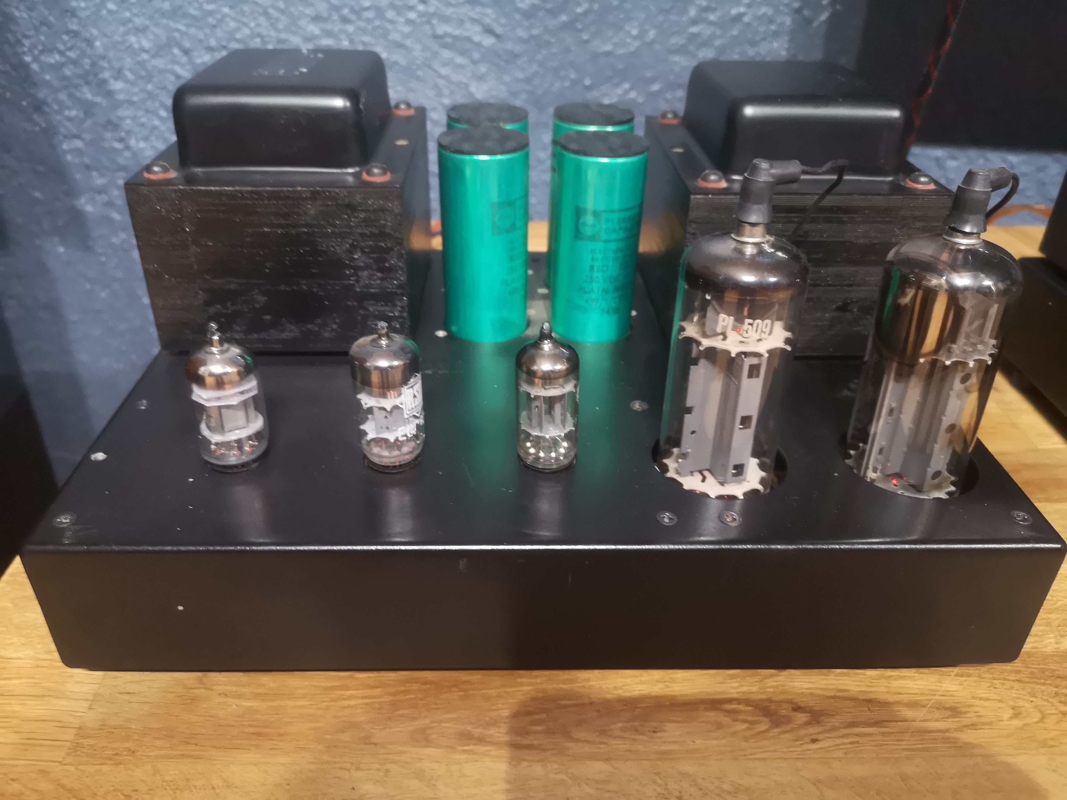 Ampli blocs mono ear Yoshino 509 4500 Cahors (46)