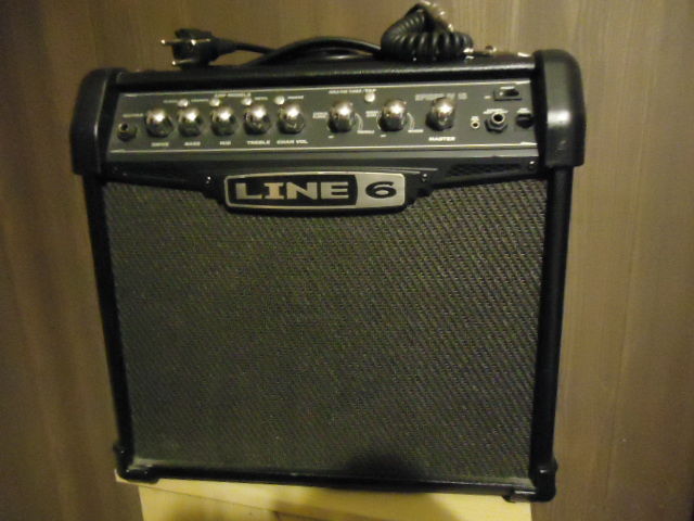ampli guitare �lectrique LINE 6 SPIDER IV 15 w 80 Charleville-M�zi�res (08)