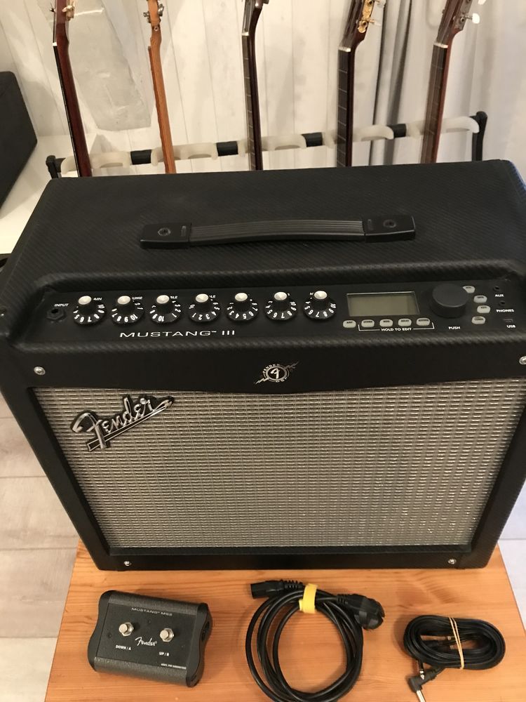 AMPLI   GUITARE
FENDER   MUSTANG 3  
140 Saint-Nicolas-de-Bourgueil (37)