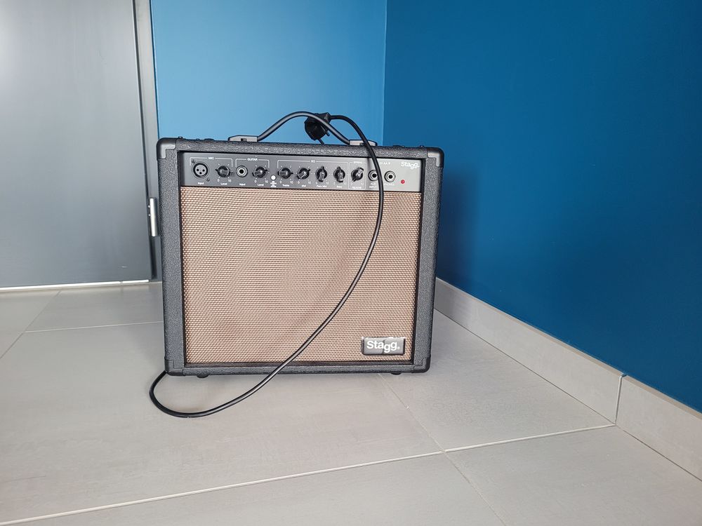 Ampli et micro Stagg 150 Servon (50)