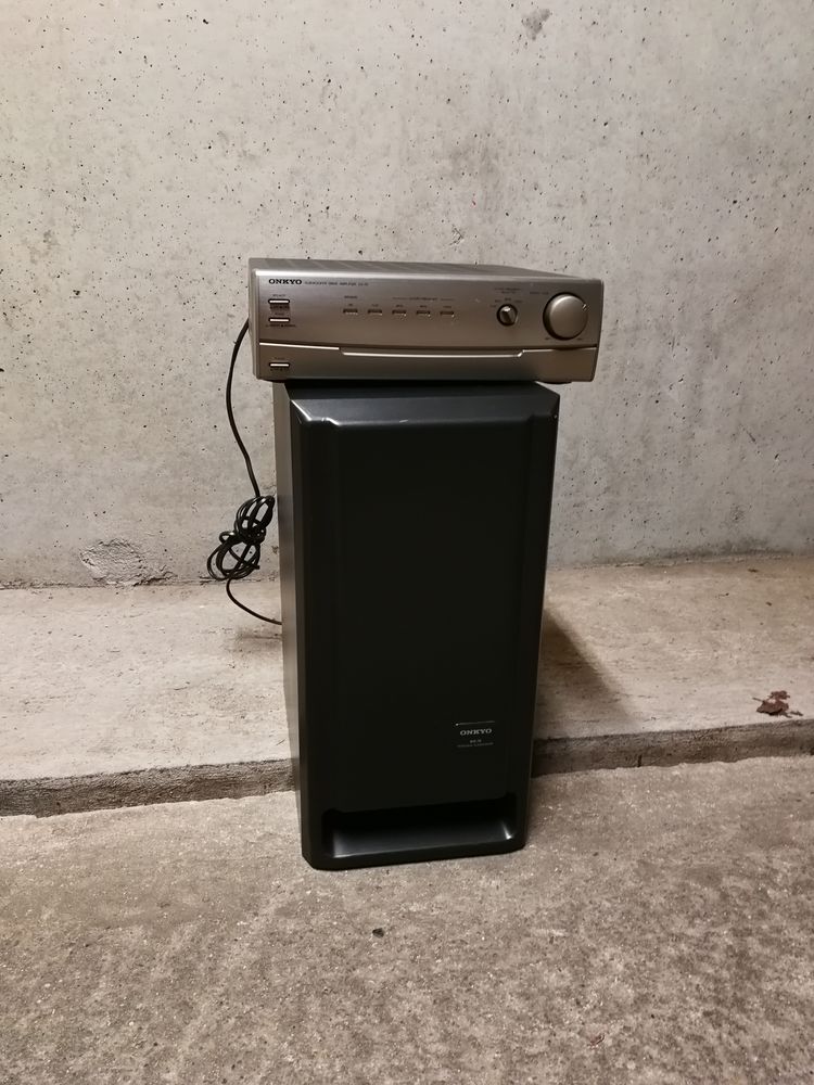 Ampli Woofer + enceinte de marque Onkyo 65 Vourles (69)