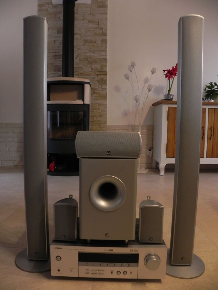 Amplificateur Home Cin�ma sortie son DTS 5.1 + 6 enceintes 200 Hermeray (78)