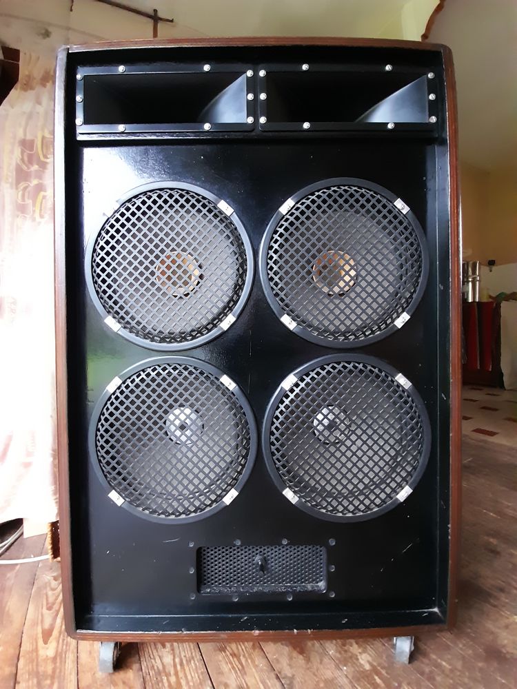 Amplificateur 100 La Montagne (44)