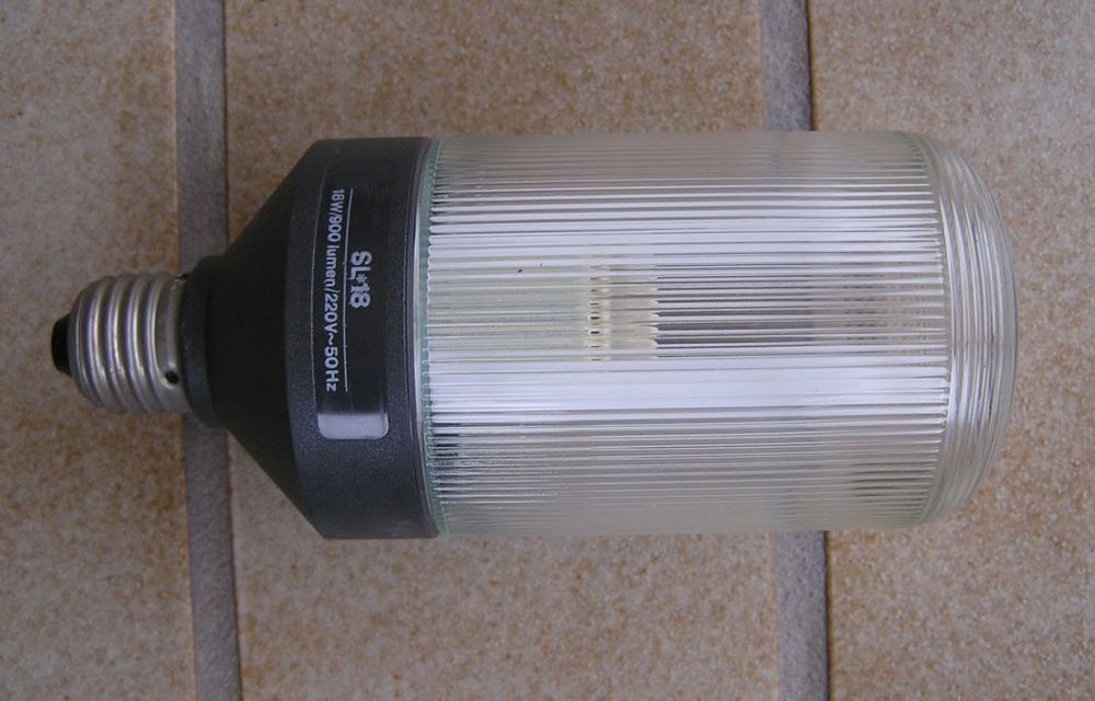 Ampoule basse consommation ancienne p. collection 20 Village-Neuf (68)