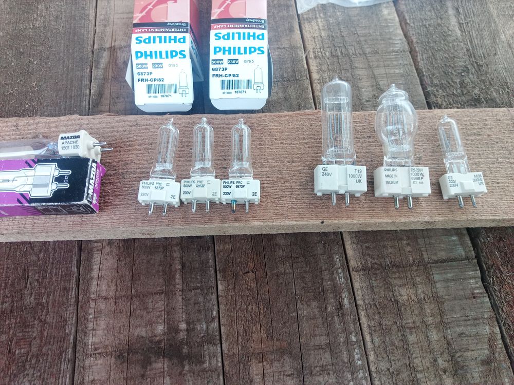 lot  d ampoule    halogene  pour   projecteur 50 Savigny-sur-Braye (41)