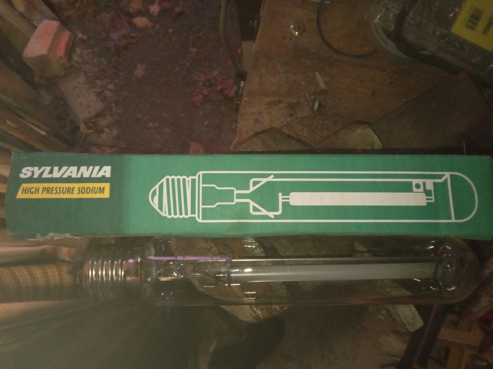 ampoules sp�ciales plantes, supports douilles porcelaine 0 Ch�telaudren-Plouagat (22)