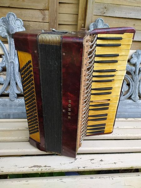 Ancien Accord�on Hohner � Restaurer ou Pi�ces 1 Loches (37)