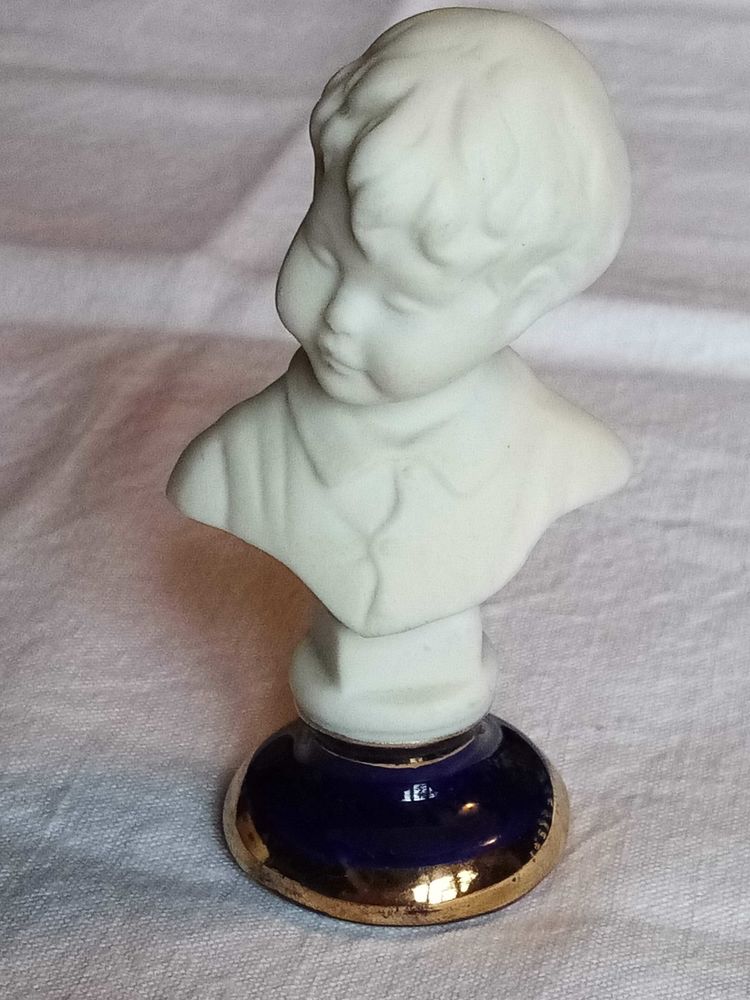 Ancien angelot '' figurine petit gar�on '' en biscuit ( n�8) 10 Avermes (03)