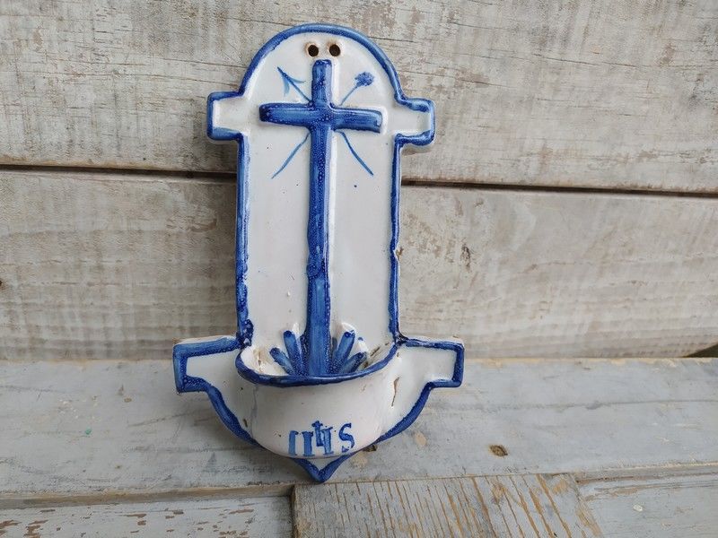 Ancien B�nitier Religieux IHS Fa�ence de Nevers XVIII�me 69 Loches (37)