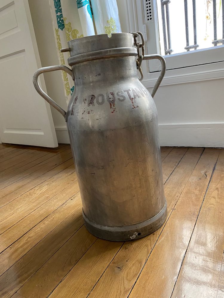 Ancien bidon � lait de Touraine (Ets SCHMID PARIS TOURS) 20e 50 Paris 9 (75)