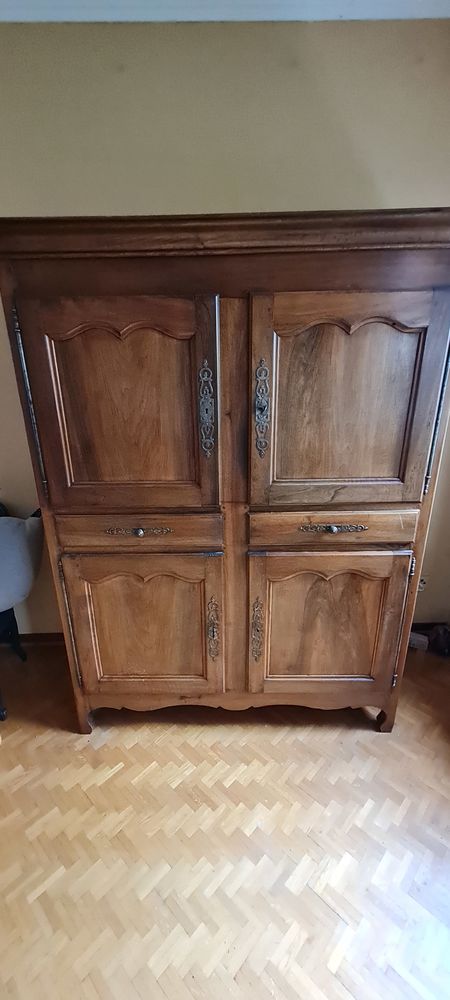 Ancien buffet en noyer 350 Kolbsheim (67)