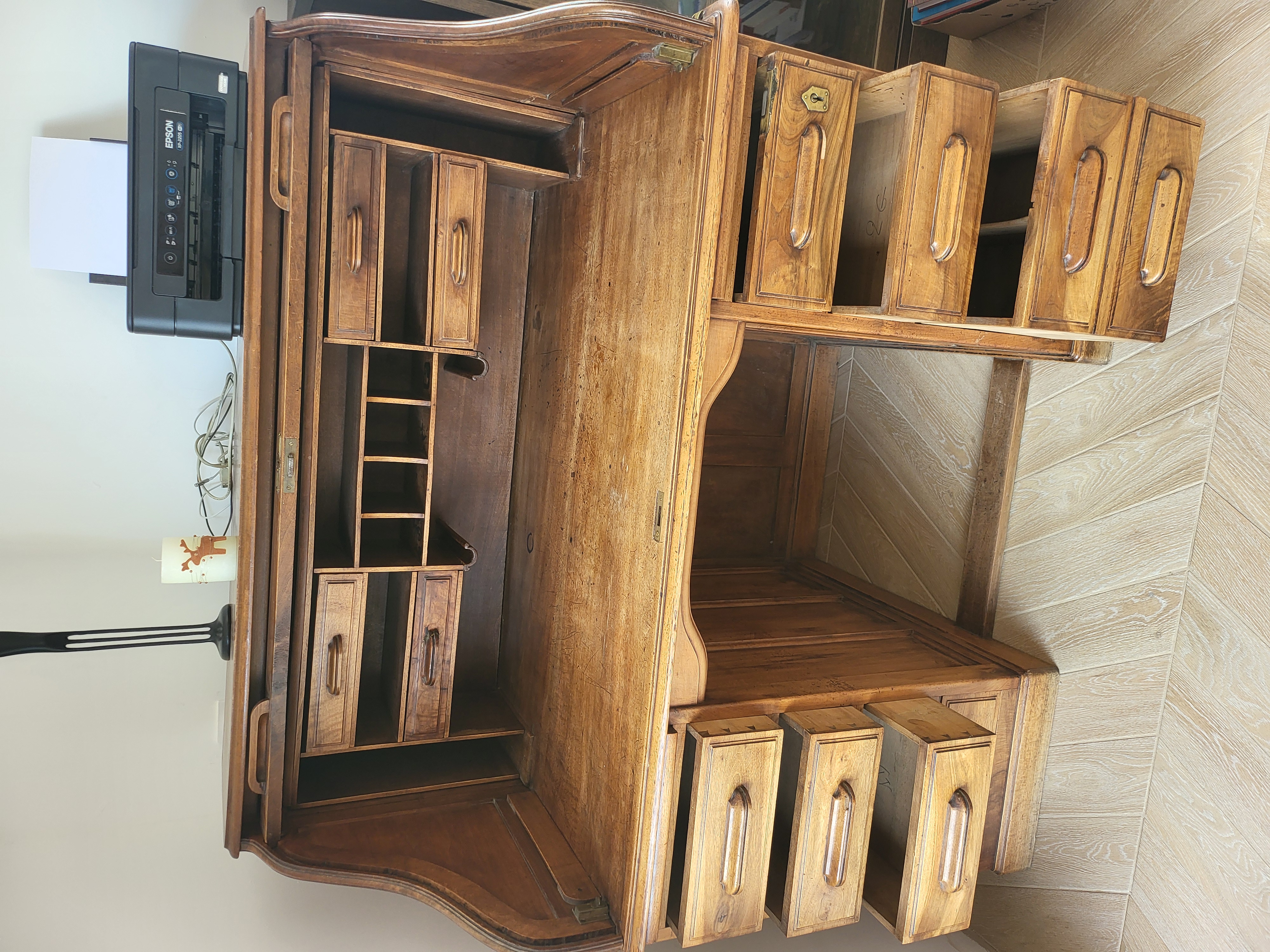 Ancien bureau am�ricain 500 D�cines-Charpieu (69)