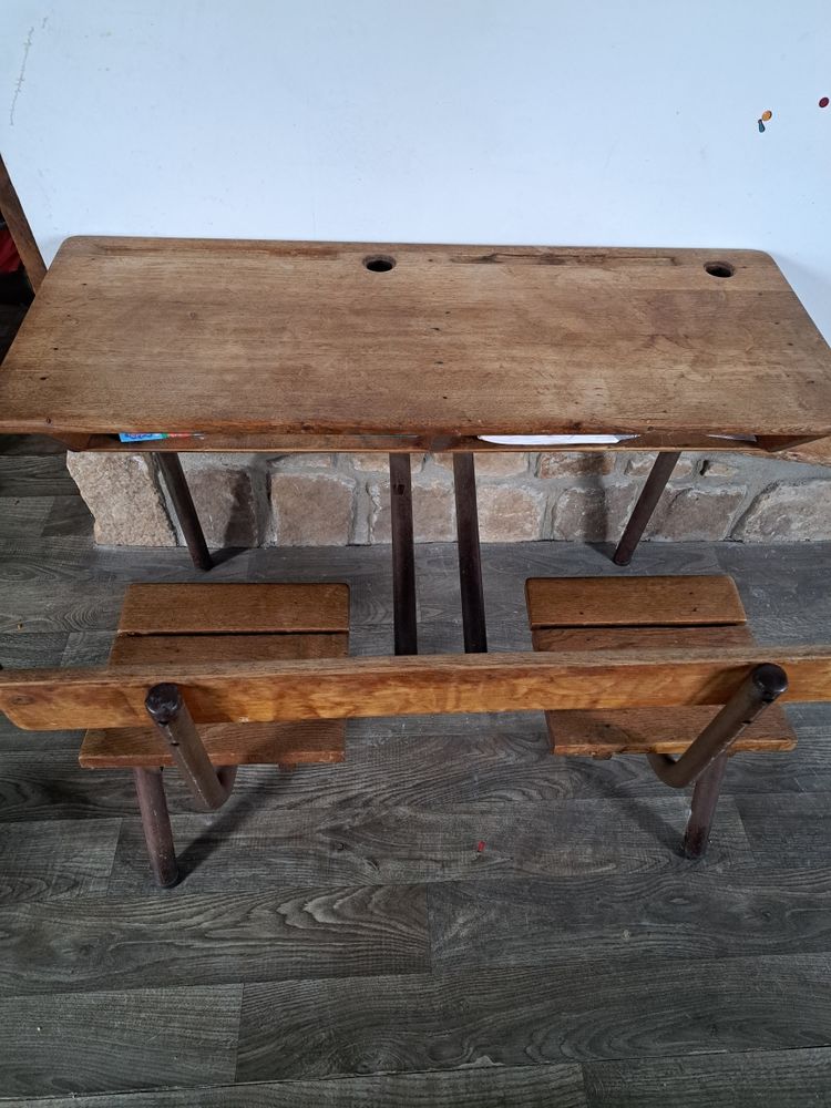 ancien bureau d'�colier en bois et m�tal 70 Gruchet-Saint-Sim�on (76)