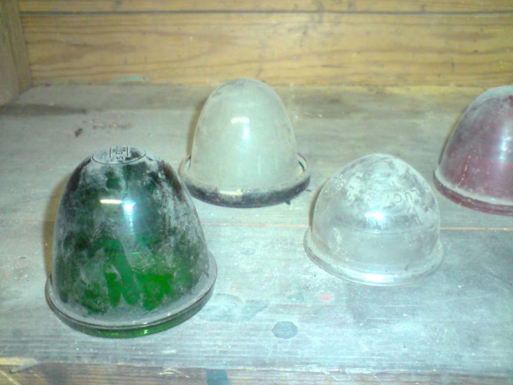 ancien capuchon en verre pour feu une affaire � saisir 3 Cantaing-sur-Escaut (59)