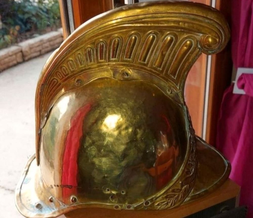 Ancien casque pompier 200 Montceaux (01)