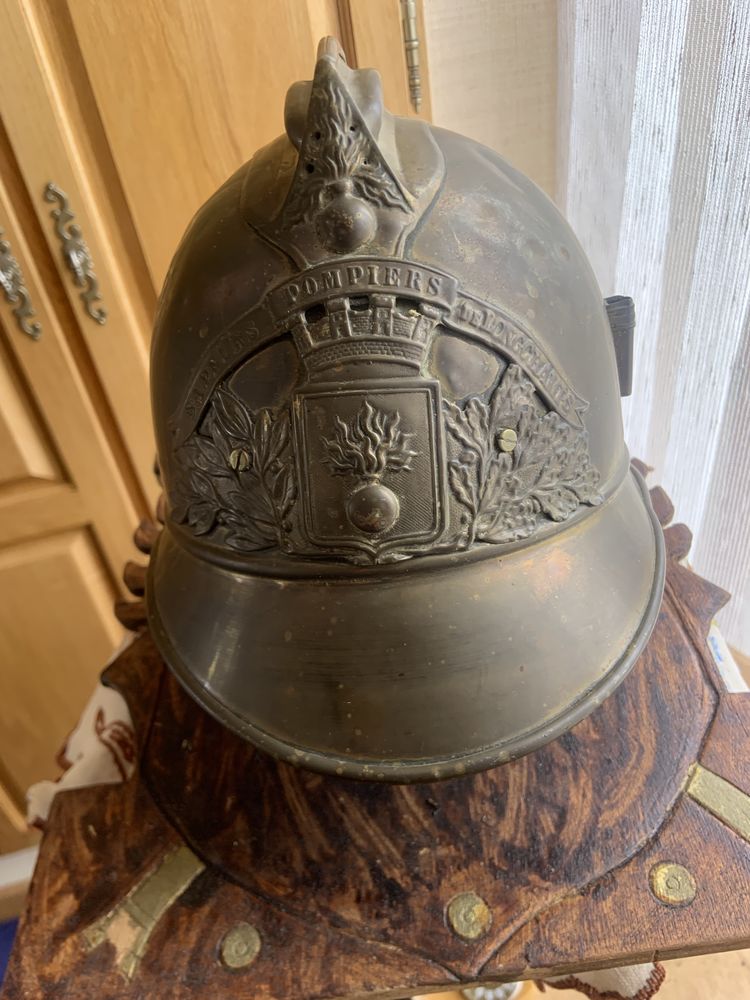 Ancien casque de Sapeur Pompier de Longchamps 100 Vernon (27)