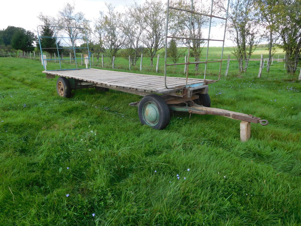 Ancien charriot  agricole 80 Esmouli�res (70)