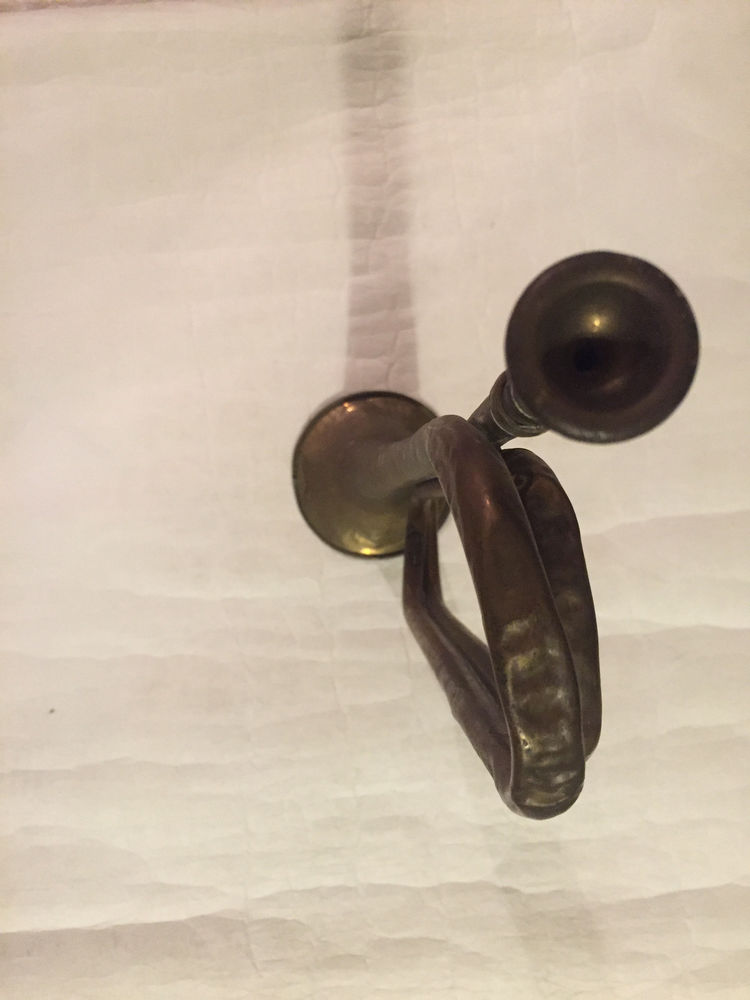 ANCIEN CLAIRON OU TROMPETTE DE CAVALERIE  MARQUE ( COUESNON) 120 Athis-Mons (91)