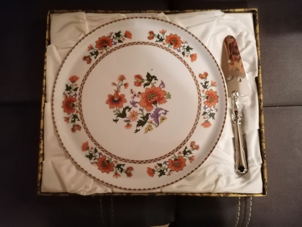 Ancien coffret plat � tarte et pelle porcelaine de Limoges 50 Bezons (95)