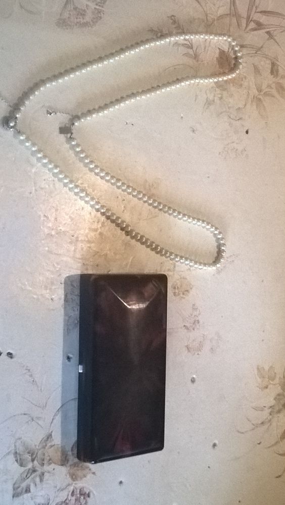 Ancien collier de perles 1970. 25 Flers-en-Escrebieux (59)