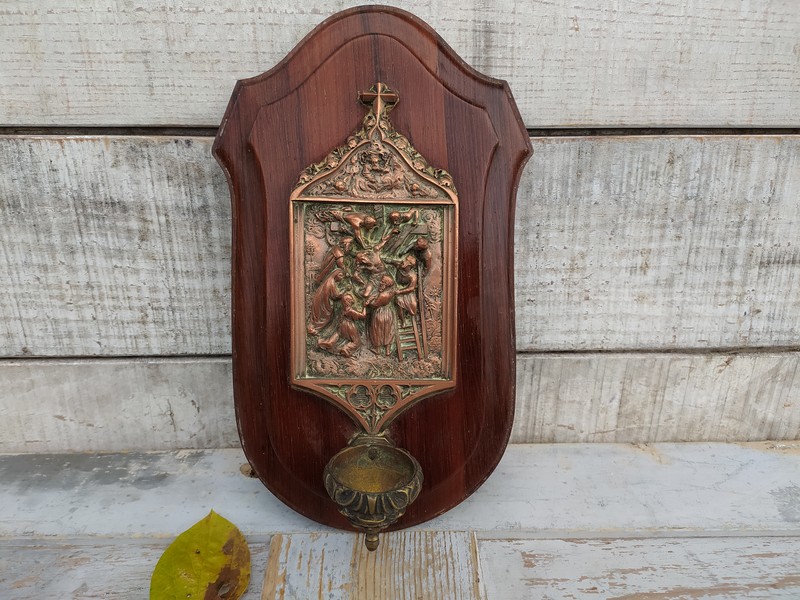 Ancien Crucifix B�nitier Descente de Croix Cuivre Bois XIXe 150 Loches (37)