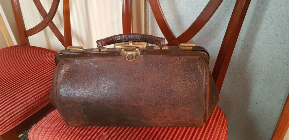 Ancien sac de Docteur en cuir et laiton 40 Argueil (76)