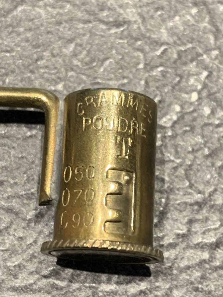 Ancien doseur poudre et plombs 14 Les Clouzeaux (85)