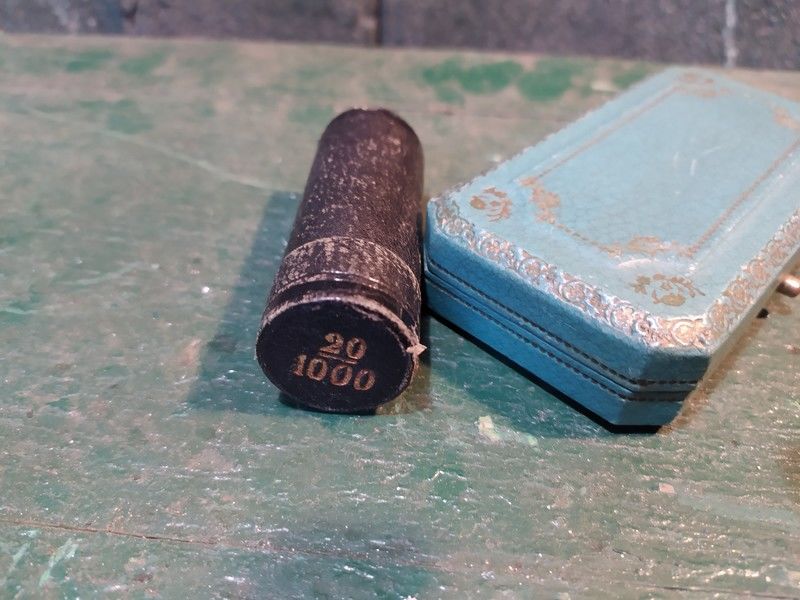Ancien écrin En Velours Pour Photo Ou Daguerréotype – 7cm X 10cm