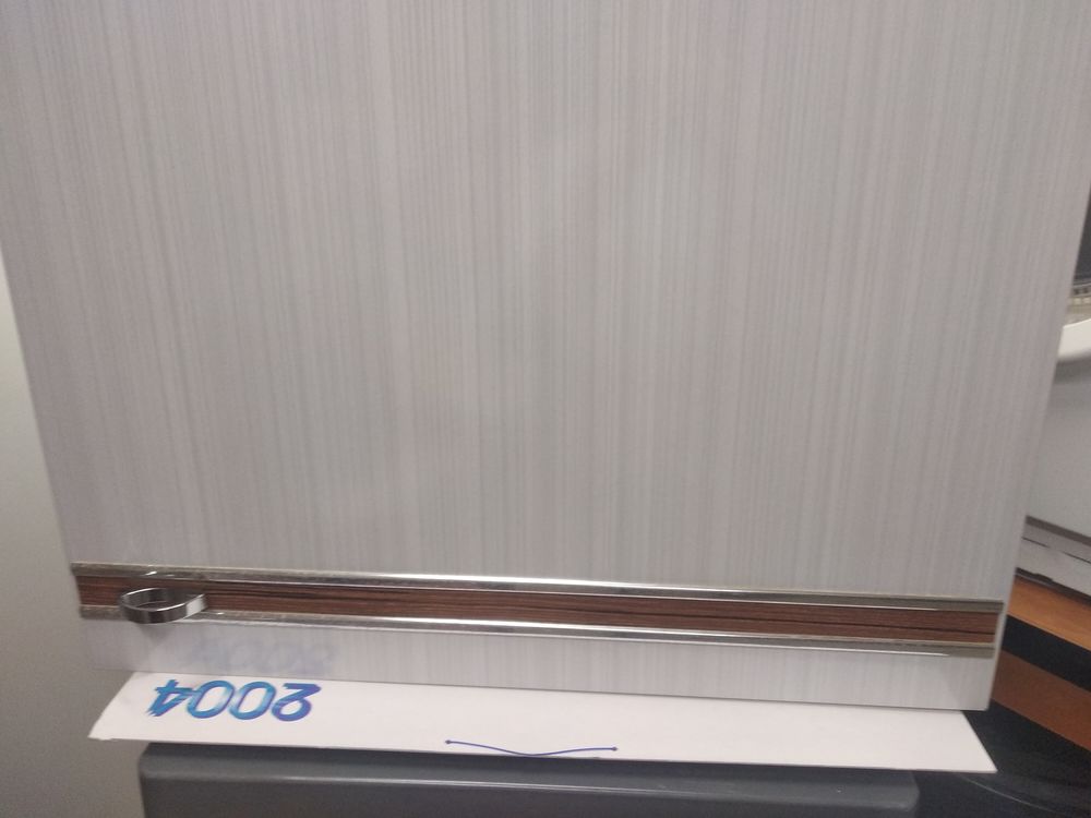 Ancien �l�ment de cuisine une porte en formica 15 L'Huisserie (53)