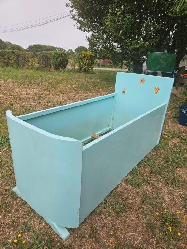 Lit ancien enfant ann�e 50 45 Ga�l (35)