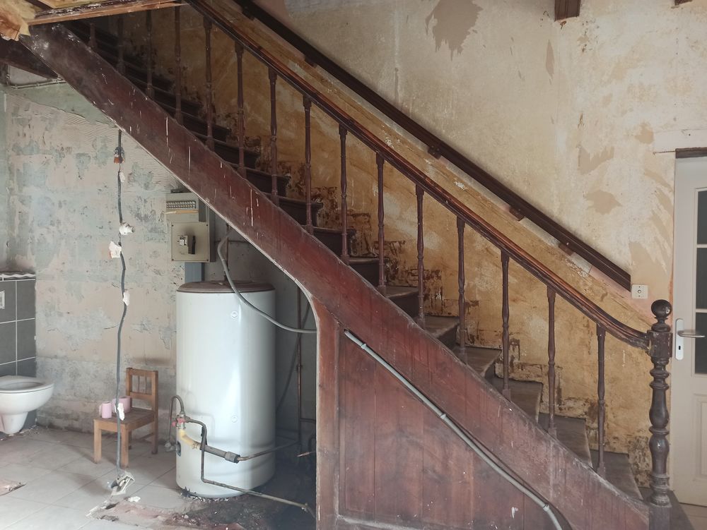 Ancien escalier en bois 1900 500 Le Loroux-Bottereau (44)