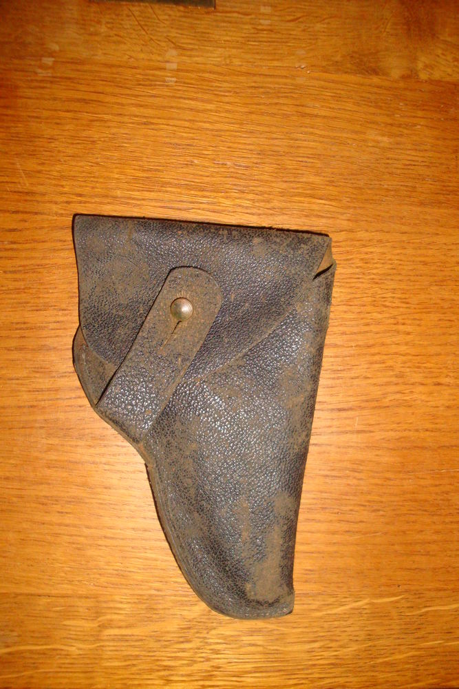 Ancien �tuis en cuir 10 Quesnoy-sur-De�le (59)