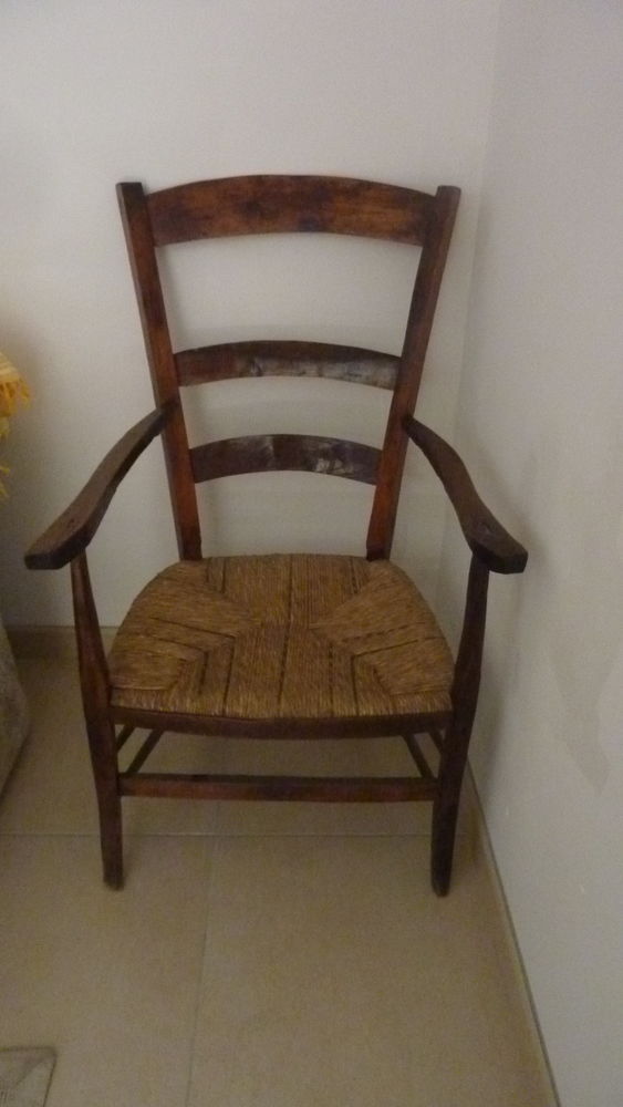 Ancien fauteuil 10 Olonzac (34)