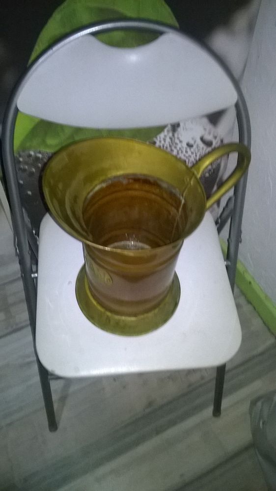 Ancien grand pot avec bec verseur
Pour lait, eau, ou autr
27 Talange (57)