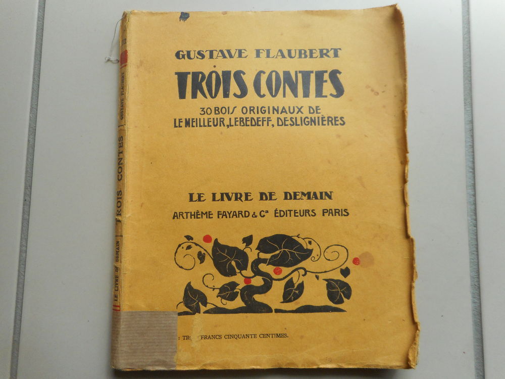 Ancien livre  trois contes  de Gustave Flaubert 5 Nieuil-l'Espoir (86)