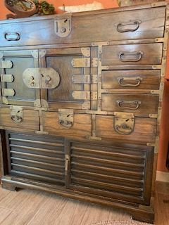 Ancien meuble console cor�en en bois � multiples tiroirs 400 Bandol (83)