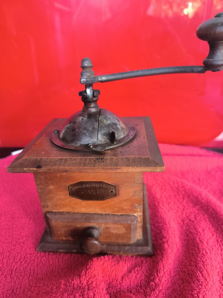  Ancien moulin � caf� DALTO 30 Six-Fours-les-Plages (83)