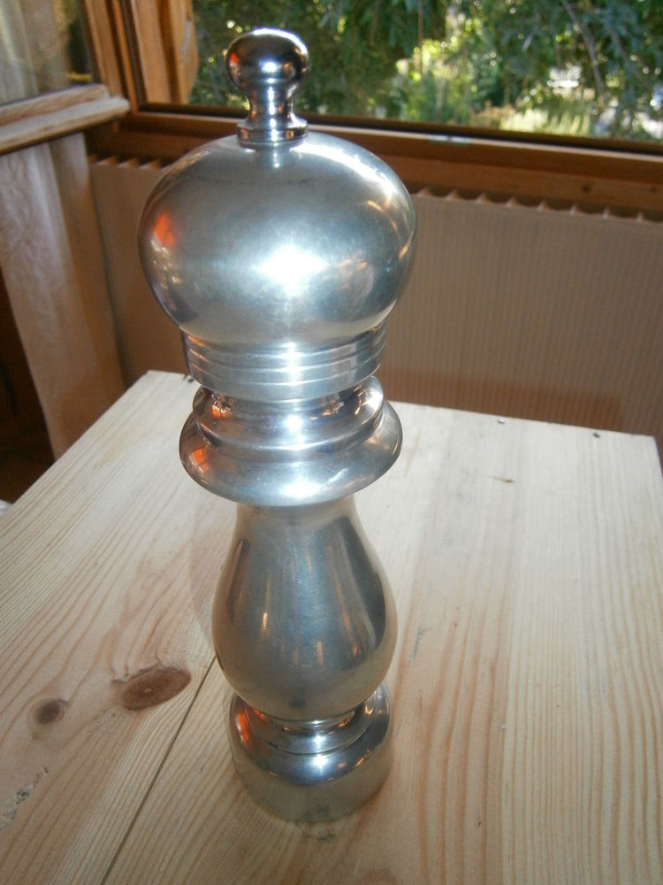 ANCIEN MOULIN A POIVRE ETAIN ANNEE 70 30 Grenoble (38)